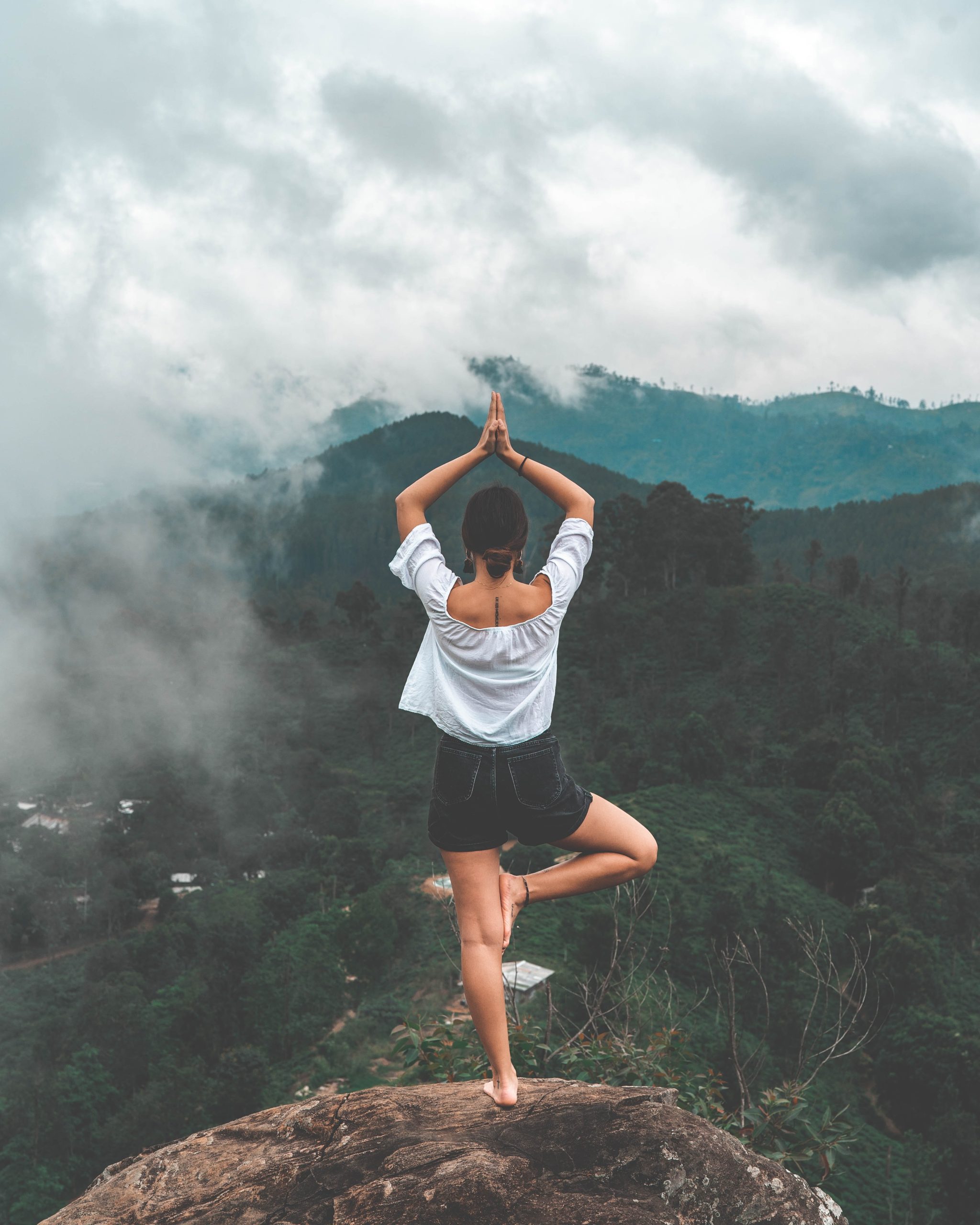 yannic-laderach-yoga